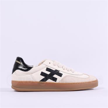 Another Trend Iconic II Gumsole Trainer - Off White Leather